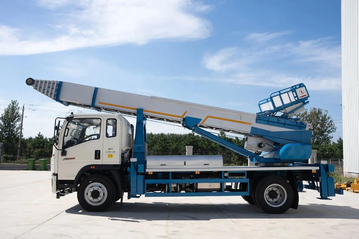 东营河口云梯上料车租赁费用